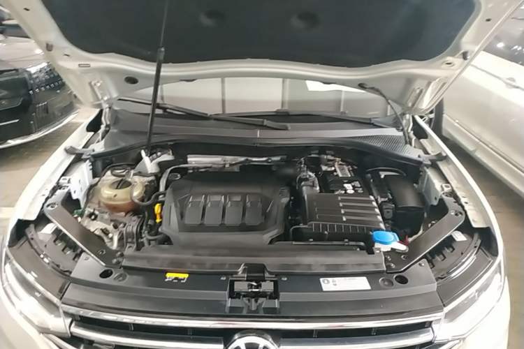 Used Volkswagen Tiguan L 2022 330TSI Automatic Two-Wheel Drive R-Line Enhanced Edition Engine Bay