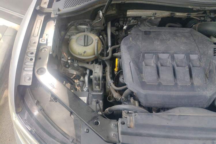Used Volkswagen Tiguan L 2022 330TSI Automatic Two-Wheel Drive R-Line Enhanced Edition Engine Bay Right