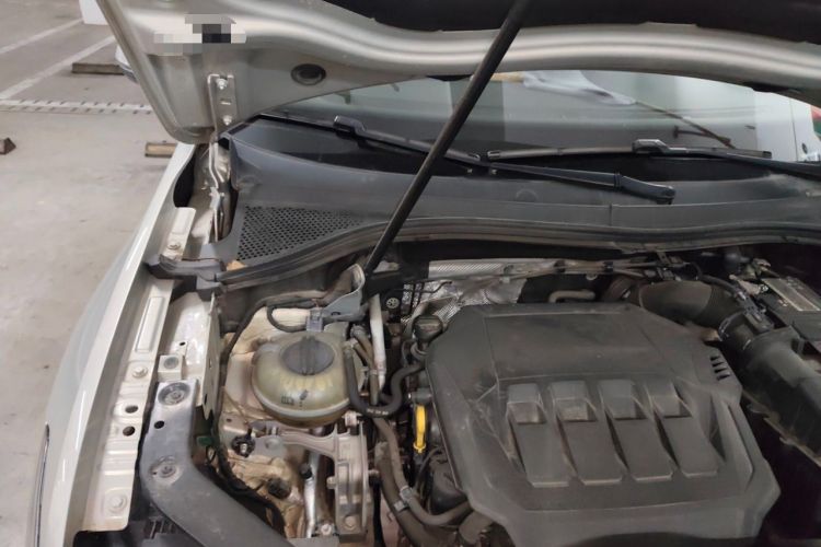 Used Volkswagen Tiguan L 2022 330TSI Automatic Two-Wheel Drive R-Line Flagship Edition Engine Bay Right