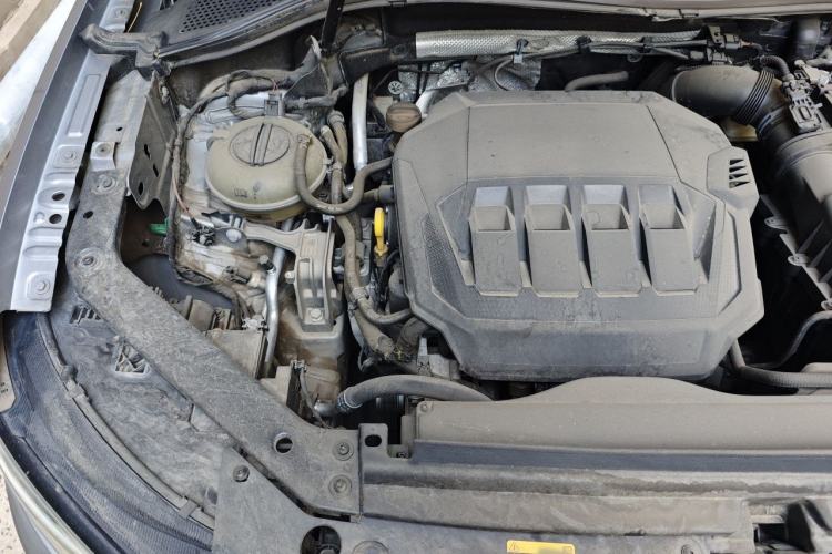 Used Volkswagen Tiguan L 2022 330TSI Automatic Two-Wheel Drive R-Line Flagship Edition Engine Bay Right