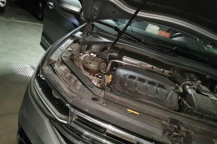 Used Volkswagen Tiguan L 2022 330TSI Automatic Two-Wheel Drive R-Line Enhanced Edition Engine Bay Right
