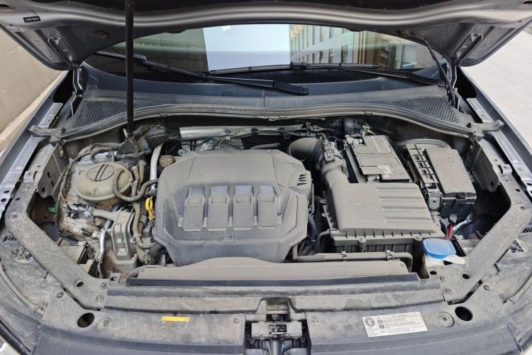 Used Volkswagen Tiguan L 2022 330TSI Automatic Two-Wheel Drive R-Line Flagship Edition Engine Bay