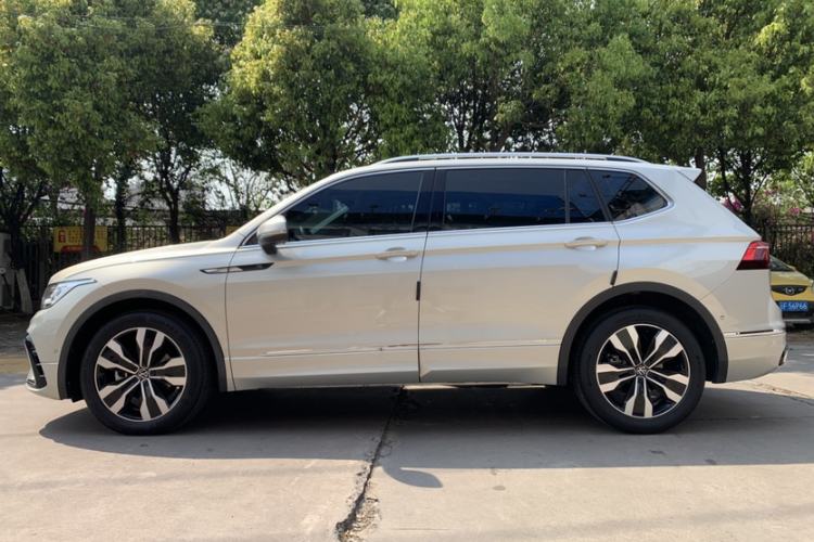 Used Volkswagen Tiguan L 2022 330TSI Automatic Two-Wheel Drive R-Line Enhanced Edition Exterior 4