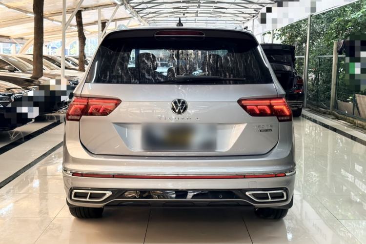 Used Volkswagen Tiguan L 2022 330TSI Automatic Two-Wheel Drive R-Line Flagship Edition Exterior 4