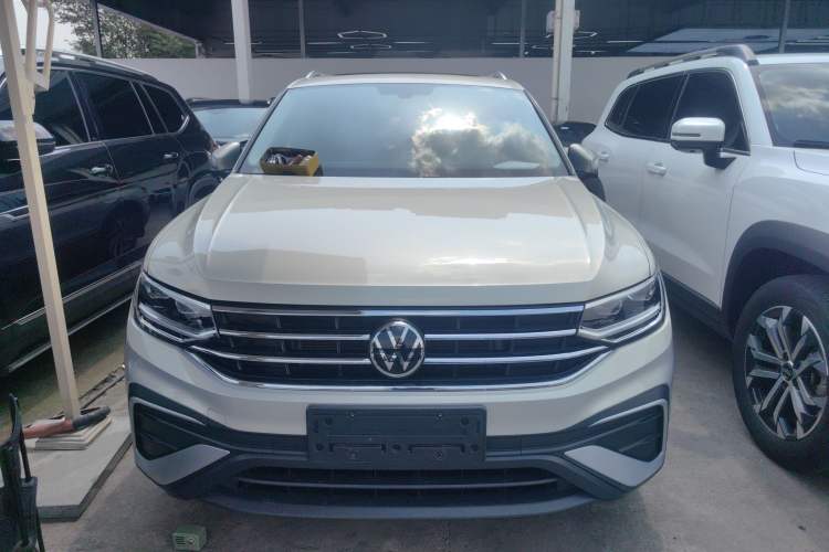 Used Volkswagen Tiguan L 2022 330TSI Automatic Two-Wheel Drive Smart Edition Exterior 4