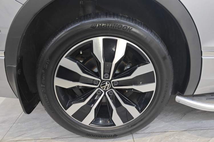 Used Volkswagen Tiguan L 2022 330TSI Automatic Two-Wheel Drive R-Line Enhanced Edition Exterior 5
