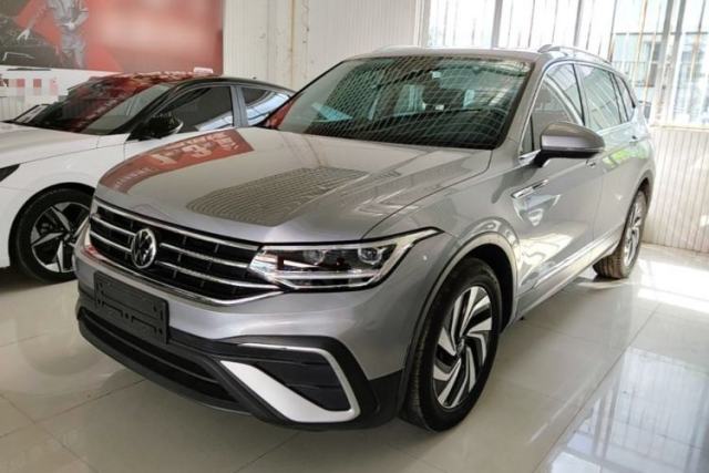 Volkswagen Tiguan L 2022 330TSI Automatic Two-Wheel Drive Smart Edition مستعملة