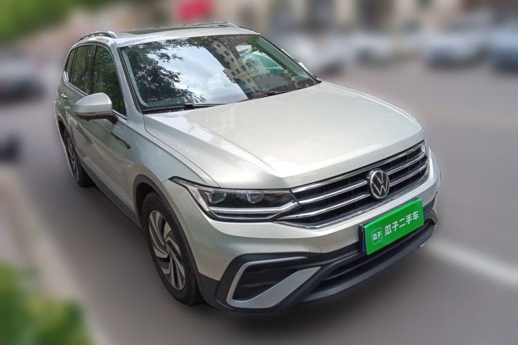 Used Volkswagen Tiguan L 2022 330TSI Automatic Two-Wheel Drive Smart Edition Front Right 45 Deg