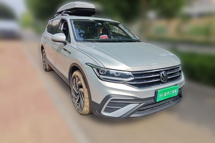 Used Volkswagen Tiguan L 2022 330TSI Automatic Two-Wheel Drive Smart Edition Front Right 45 Deg