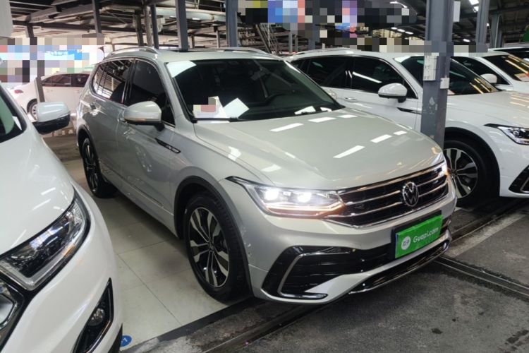 Used Volkswagen Tiguan L 2022 330TSI Automatic Two-Wheel Drive R-Line Enhanced Edition Front Right 45 Deg