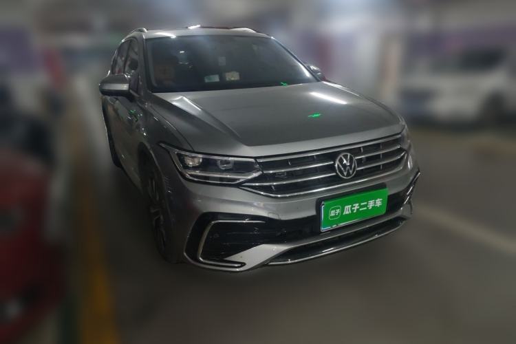 Used Volkswagen Tiguan L 2022 330TSI Automatic Two-Wheel Drive R-Line Enhanced Edition Front Right 45 Deg
