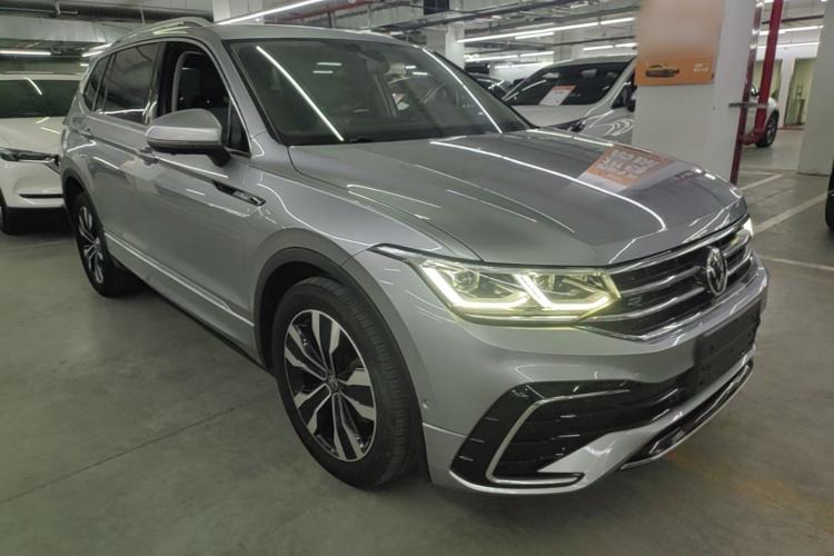 Used Volkswagen Tiguan L 2022 330TSI Automatic Two-Wheel Drive R-Line Flagship Edition Front Right 45 Deg