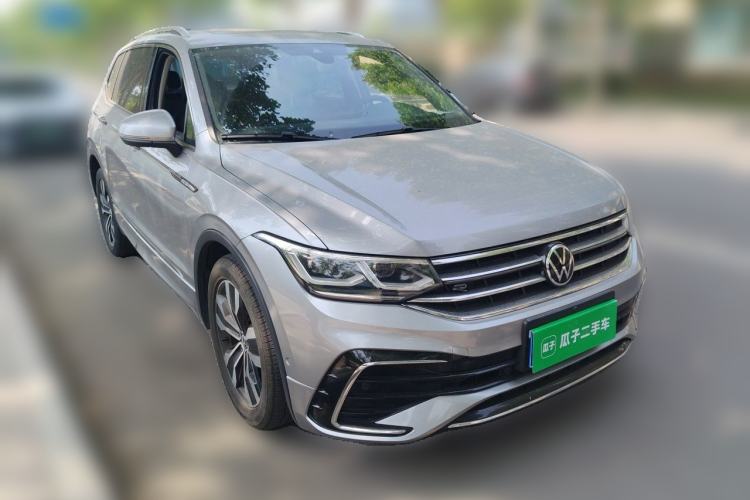 Used Volkswagen Tiguan L 2022 330TSI Automatic Two-Wheel Drive R-Line Enhanced Edition Front Right 45 Deg