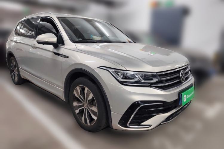 Used Volkswagen Tiguan L 2022 330TSI Automatic Two-Wheel Drive R-Line Flagship Edition Front Right 45 Deg