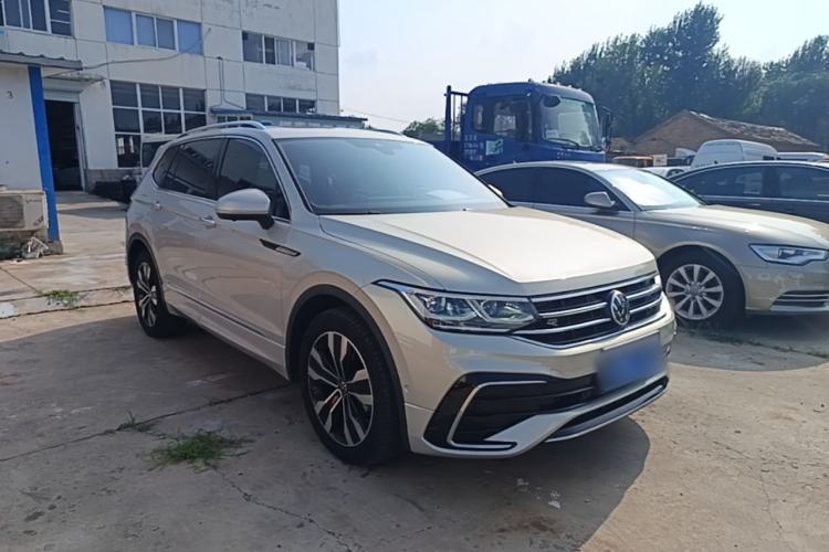 Used Volkswagen Tiguan L 2022 330TSI Automatic Two-Wheel Drive R-Line Flagship Edition Front Right 45 Deg