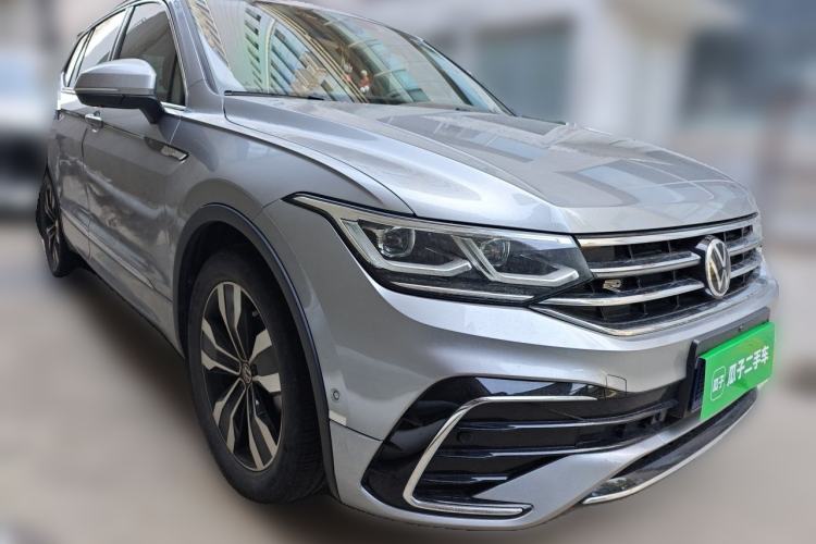 Used Volkswagen Tiguan L 2022 330TSI Automatic Two-Wheel Drive R-Line Flagship Edition Front Right 45 Deg
