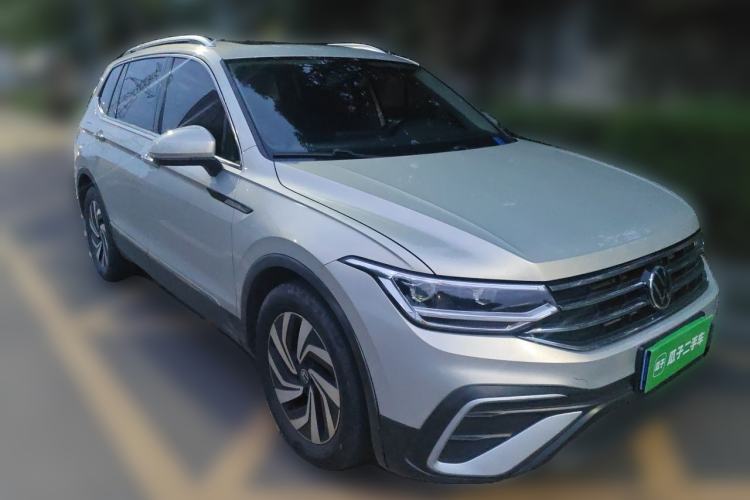 Used Volkswagen Tiguan L 2022 330TSI Automatic Two-Wheel Drive Smart Edition Front Right 45 Deg