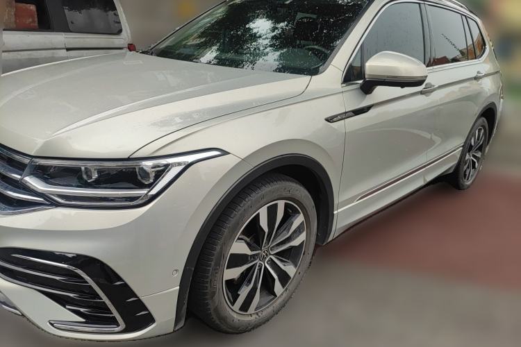 Used Volkswagen Tiguan L 2022 330TSI Automatic Two-Wheel Drive R-Line Enhanced Edition Guazi used car, China used car export, Used car for sale, Used cars, Cheapest cars for sale