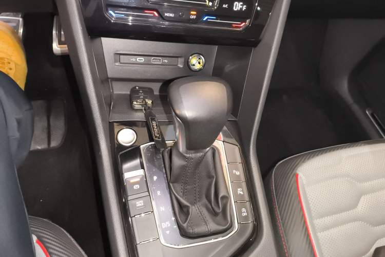 Used Volkswagen Tiguan L 2022 330TSI Automatic Two-Wheel Drive R-Line Flagship Edition Gear Lever