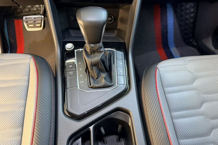 Used Volkswagen Tiguan L 2022 330TSI Automatic Two-Wheel Drive R-Line Flagship Edition Gear Lever