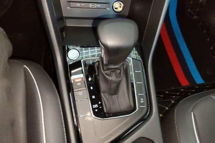 Used Volkswagen Tiguan L 2022 330TSI Automatic Two-Wheel Drive Smart Edition Gear Lever