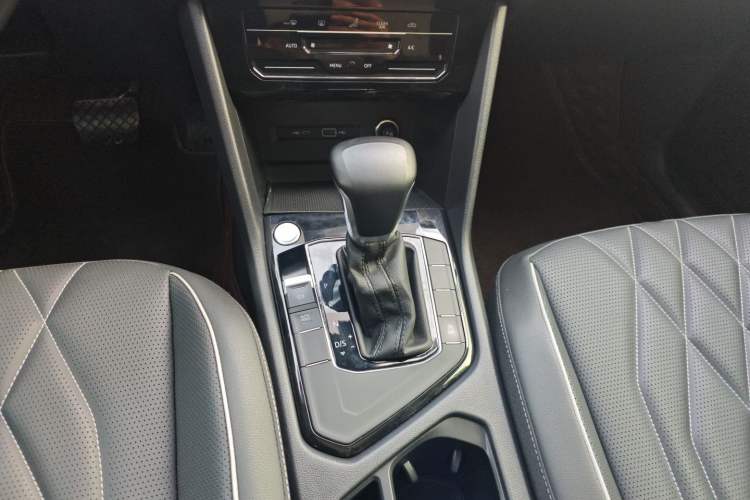 Used Volkswagen Tiguan L 2022 330TSI Automatic Two-Wheel Drive Smart Edition Gear Lever