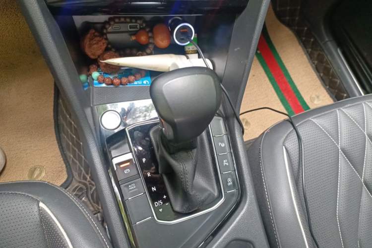 Used Volkswagen Tiguan L 2022 330TSI Automatic Two-Wheel Drive R-Line Enhanced Edition Gear Lever