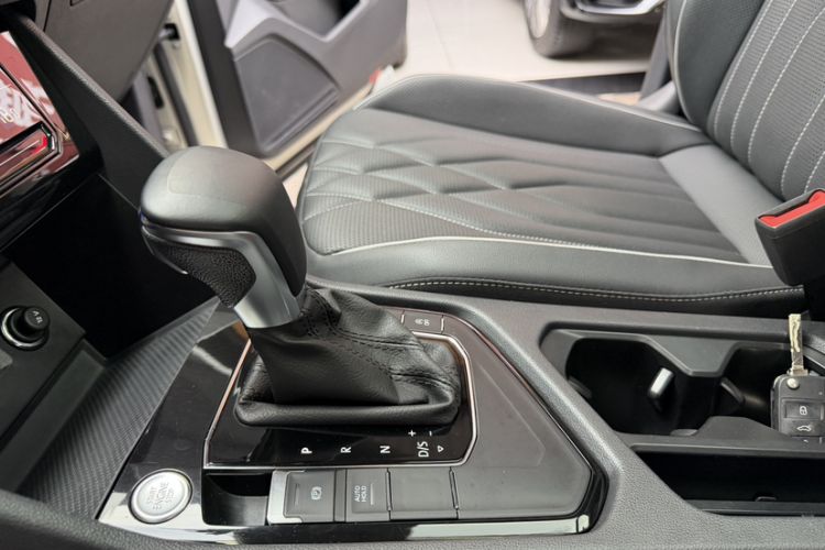 Used Volkswagen Tiguan L 2022 330TSI Automatic Two-Wheel Drive R-Line Enhanced Edition Gear Lever
