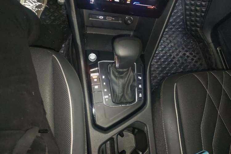 Used Volkswagen Tiguan L 2022 330TSI Automatic Two-Wheel Drive R-Line Enhanced Edition Gear Lever