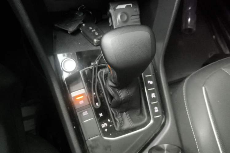 Used Volkswagen Tiguan L 2022 330TSI Automatic Two-Wheel Drive R-Line Enhanced Edition Gear Lever