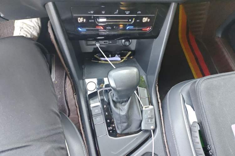 Used Volkswagen Tiguan L 2022 330TSI Automatic Two-Wheel Drive Smart Edition Gear Lever