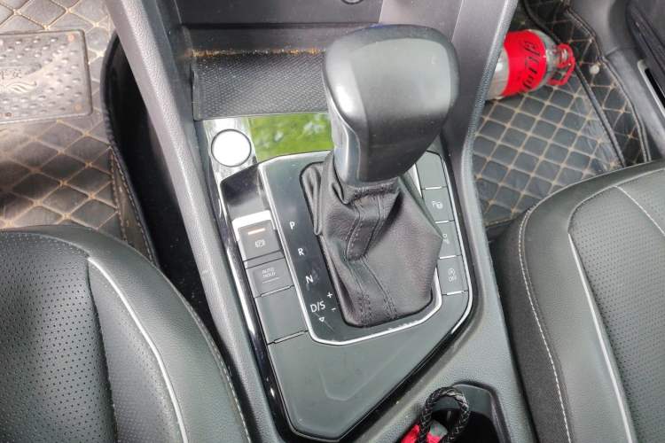 Used Volkswagen Tiguan L 2022 330TSI Automatic Two-Wheel Drive R-Line Enhanced Edition Gear Lever