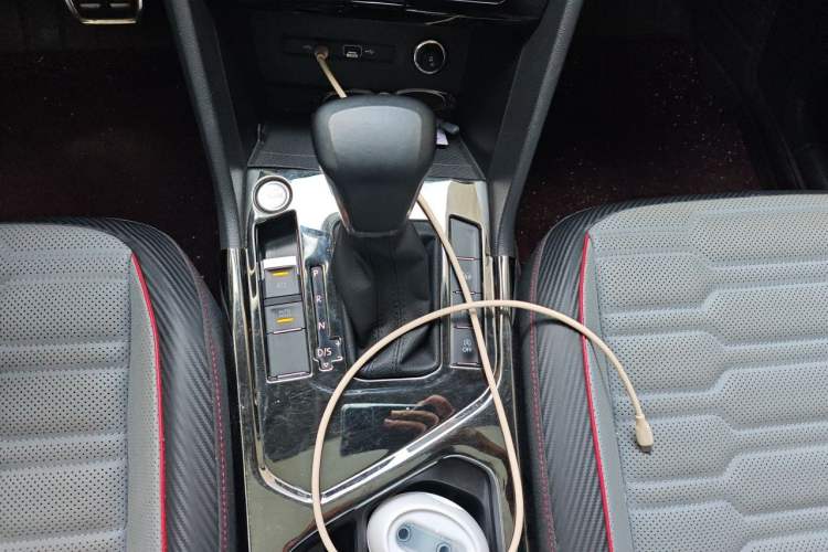 Used Volkswagen Tiguan L 2022 330TSI Automatic Two-Wheel Drive R-Line Flagship Edition Gear Lever