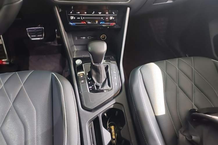 Used Volkswagen Tiguan L 2022 330TSI Automatic Two-Wheel Drive R-Line Enhanced Edition Gear Lever