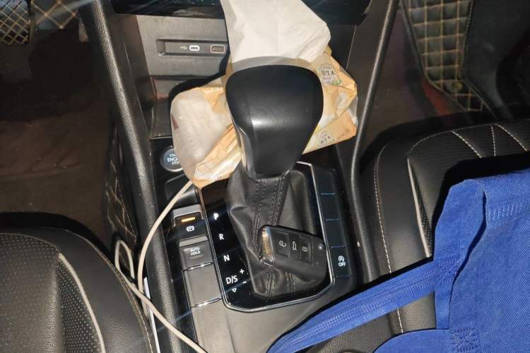 Used Volkswagen Tiguan L 2022 330TSI Automatic Two-Wheel Drive Smart Edition Gear Lever