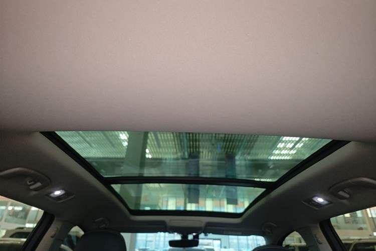 Used Volkswagen Tiguan L 2022 330TSI Automatic Two-Wheel Drive R-Line Enhanced Edition Headliner
