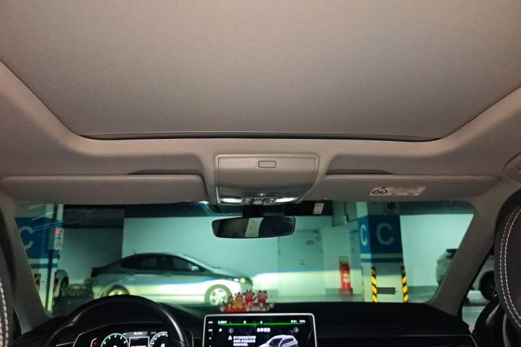Used Volkswagen Tiguan L 2022 330TSI Automatic Two-Wheel Drive R-Line Enhanced Edition Headliner