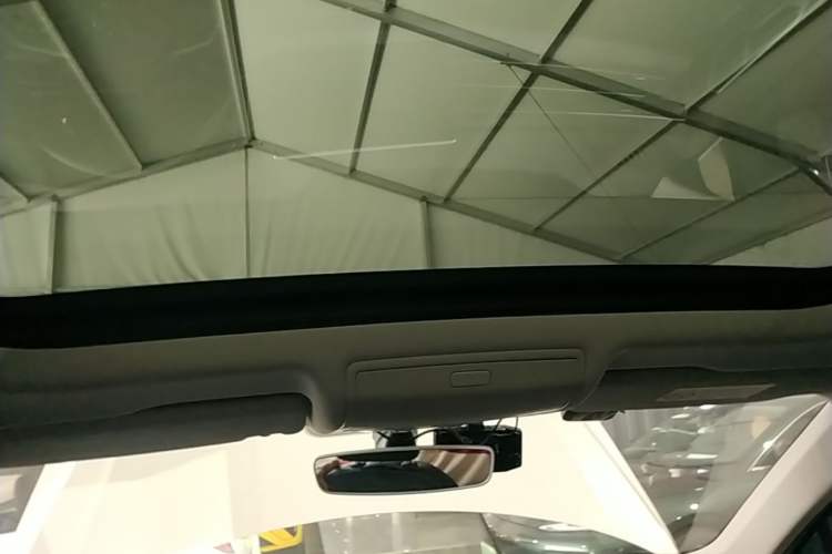 Used Volkswagen Tiguan L 2022 330TSI Automatic Two-Wheel Drive R-Line Enhanced Edition Headliner