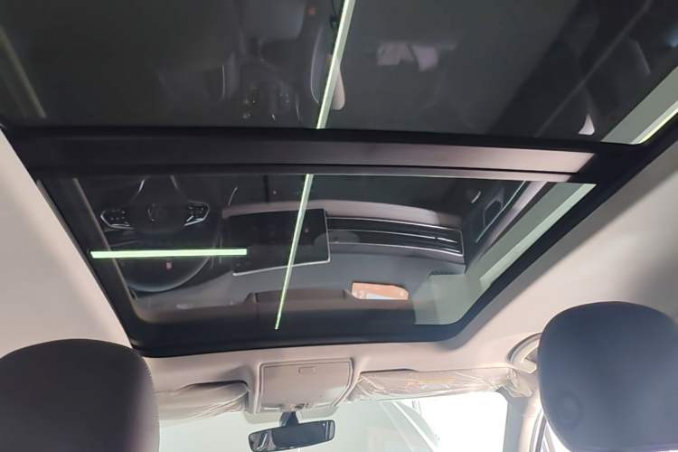 Used Volkswagen Tiguan L 2022 330TSI Automatic Two-Wheel Drive R-Line Enhanced Edition Headliner