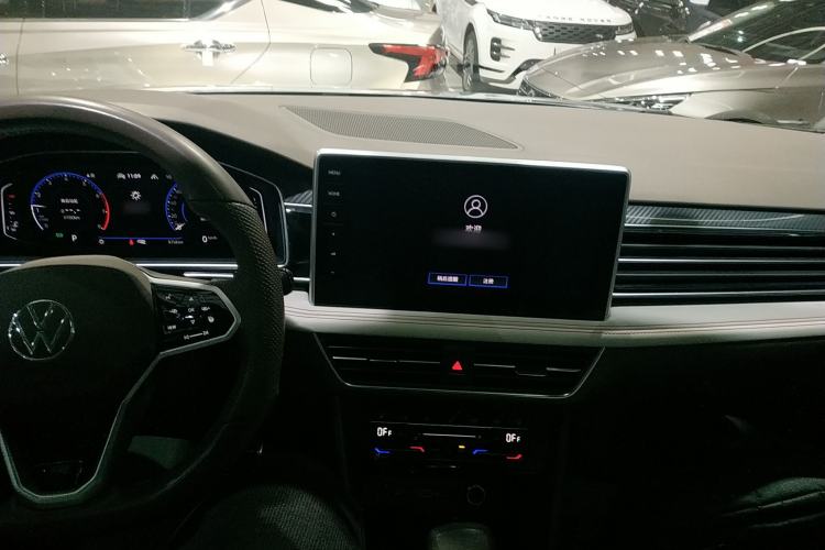 Used Volkswagen Tiguan L 2022 380TSI Automatic All-Wheel Drive R-Line Flagship 7-Seater Interior 2