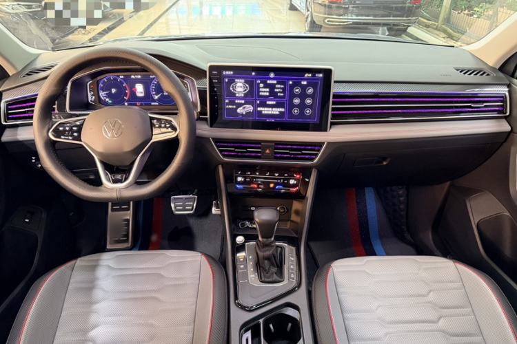 Used Volkswagen Tiguan L 2022 330TSI Automatic Two-Wheel Drive R-Line Flagship Edition Interior 3