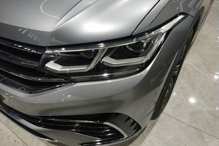 Used Volkswagen Tiguan L 2022 380TSI Automatic All-Wheel Drive R-Line Flagship 7-Seater Left Front Headlight