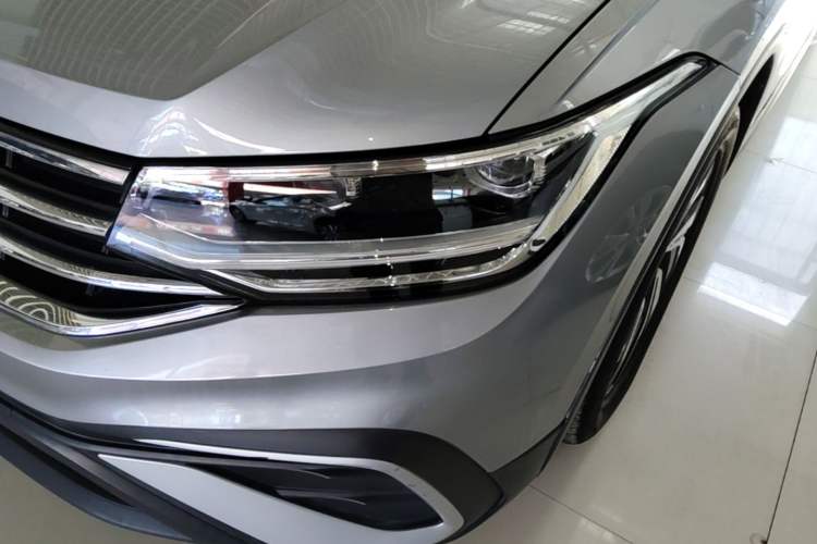 Used Volkswagen Tiguan L 2022 330TSI Automatic Two-Wheel Drive Smart Edition Left Front Headlight