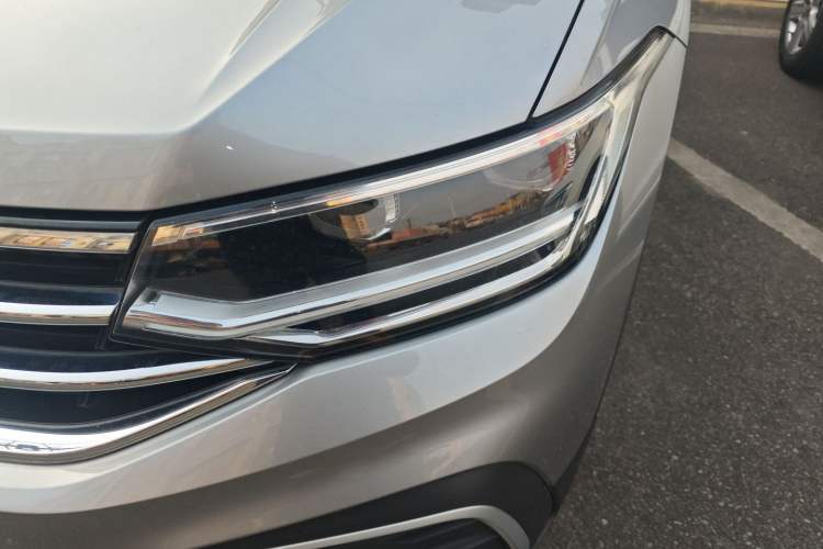 Used Volkswagen Tiguan L 2022 330TSI Automatic Two-Wheel Drive Smart Edition Left Front Headlight