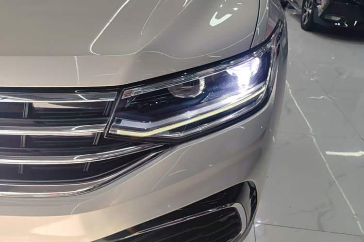 Used Volkswagen Tiguan L 2022 330TSI Automatic Two-Wheel Drive R-Line Enhanced Edition Left Front Headlight