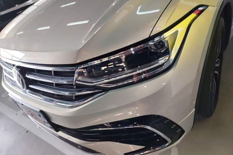 Used Volkswagen Tiguan L 2022 330TSI Automatic Two-Wheel Drive R-Line Enhanced Edition Left Front Headlight