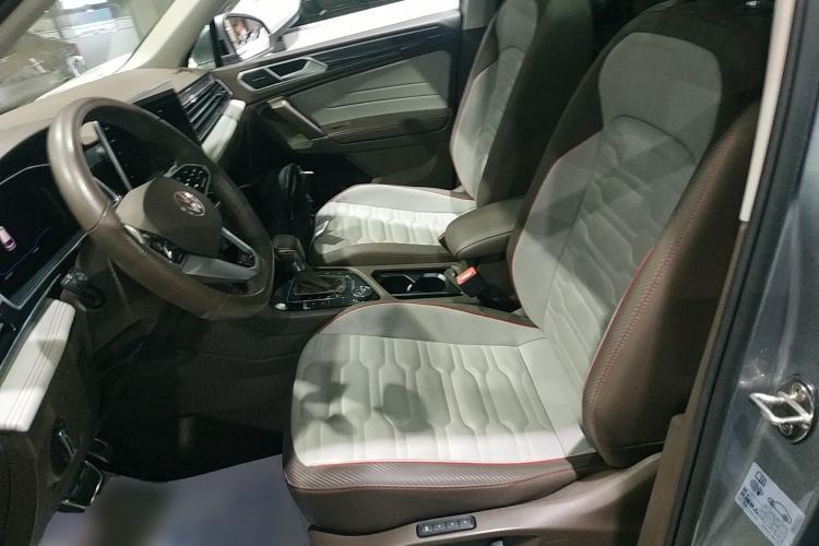 Used Volkswagen Tiguan L 2022 380TSI Automatic All-Wheel Drive R-Line Flagship 7-Seater Left Front Seat
