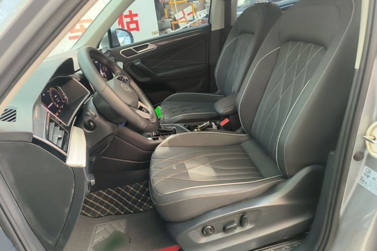 Used Volkswagen Tiguan L 2022 330TSI Automatic Two-Wheel Drive R-Line Enhanced Edition Left Front Seat