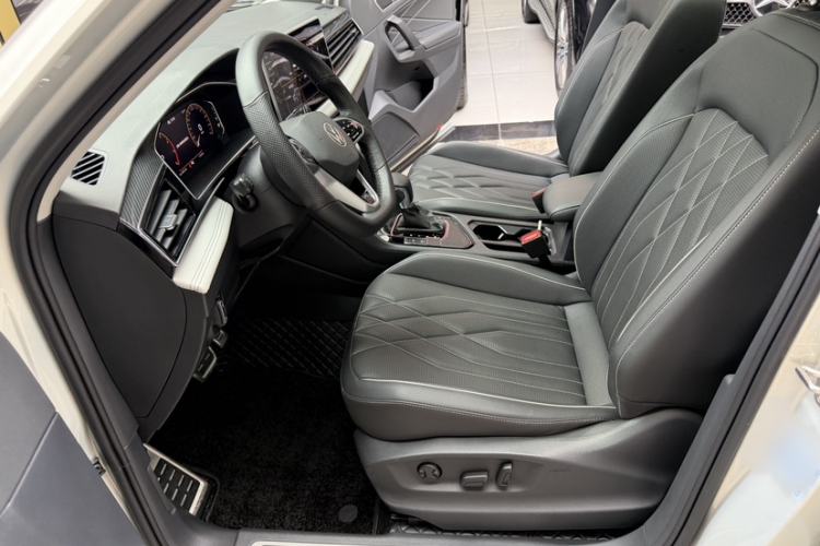 Used Volkswagen Tiguan L 2022 330TSI Automatic Two-Wheel Drive R-Line Enhanced Edition Left Front Seat