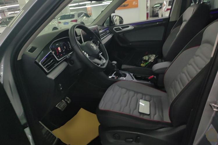 Used Volkswagen Tiguan L 2022 330TSI Automatic Two-Wheel Drive R-Line Flagship Edition Left Front Seat